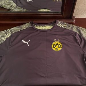 Puma BVB shirt. Only wore it once to my daughter’s soccer game.
